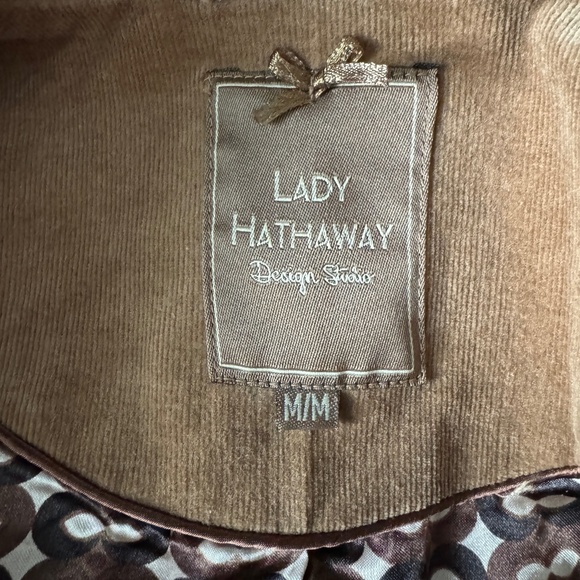 Lady Hathaway - Tan Velvet Blazer - Jacket - Picture 9 of 11